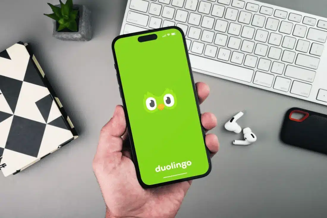 Duolingo Unveils AI Driven Strategy Aims for Replacement